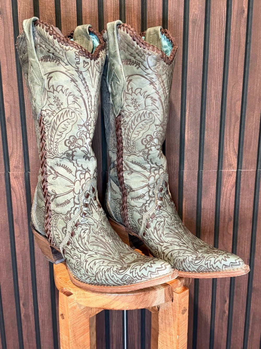 Corral C1060 Turquiose Tooled Leather Boots | Brown Whipstitch | Women's 7 1/2